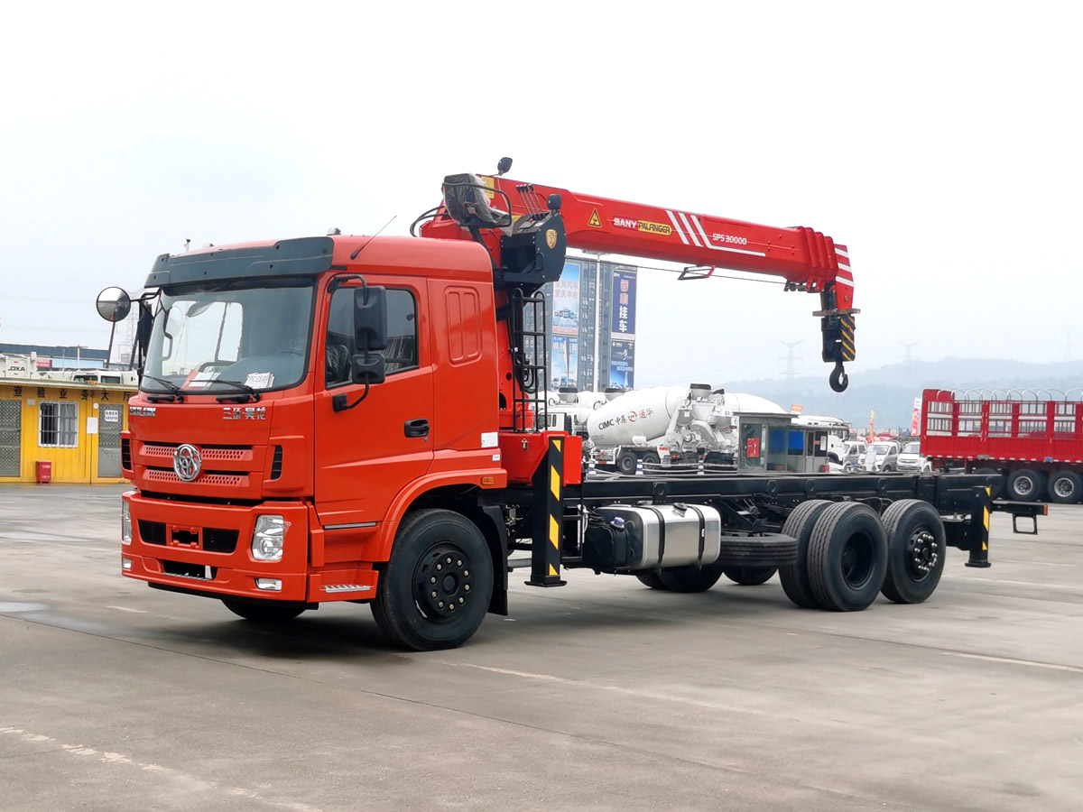 三環(huán)T280昊龍駕駛室氣囊橋上裝三一12噸直臂式吊機(jī)