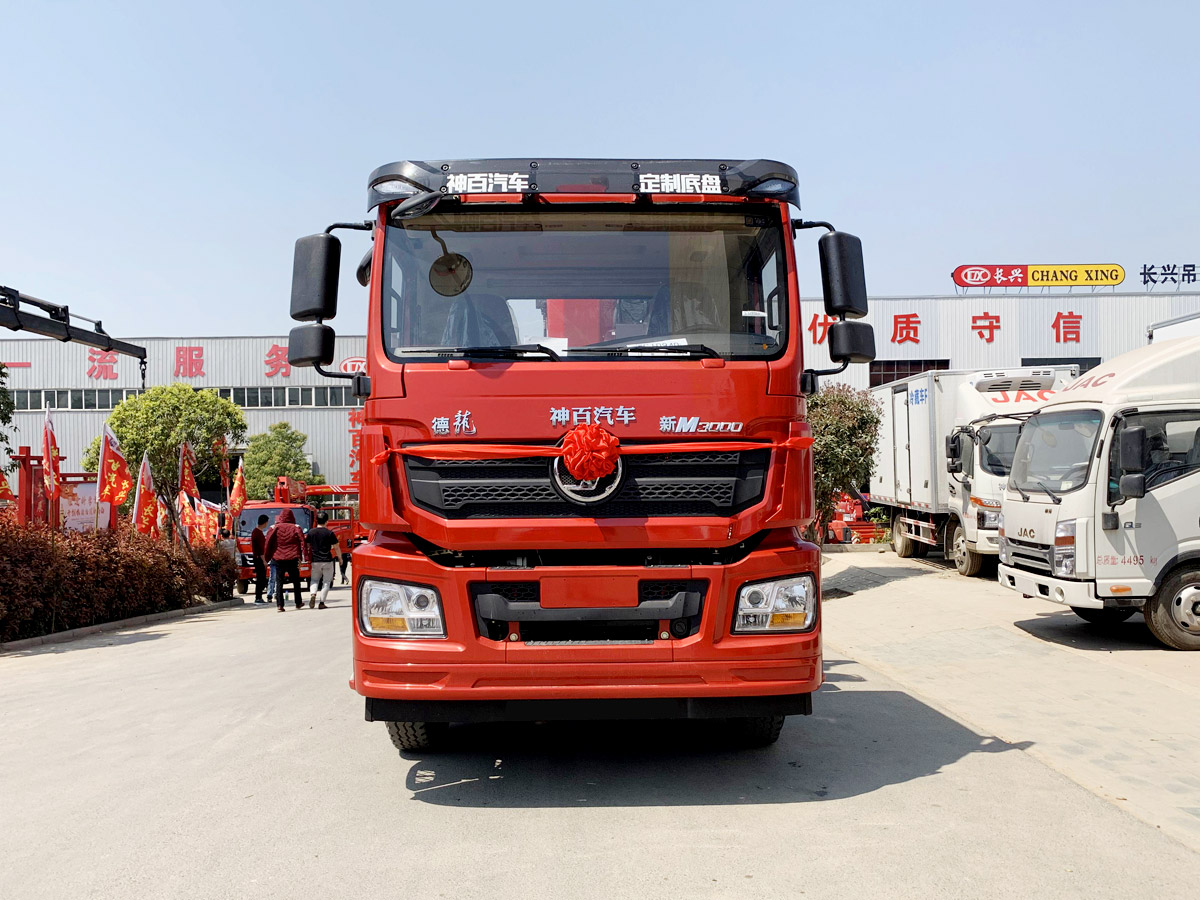 陜汽德龍新M3000駕駛室前四后八上裝三一14噸直臂式吊機(jī)