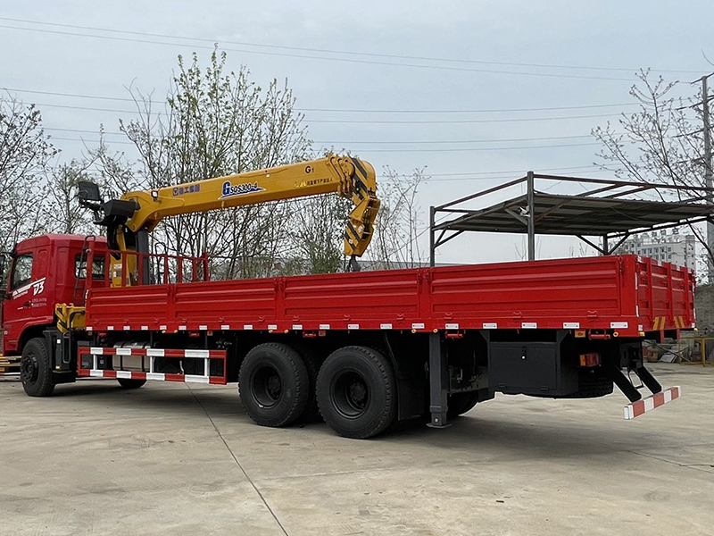 東風(fēng)D3后八輪徐工12噸隨車(chē)吊
